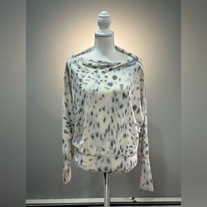 Cream Kaileigh Shoulder Zipper Detail Knit Top Size M NWT